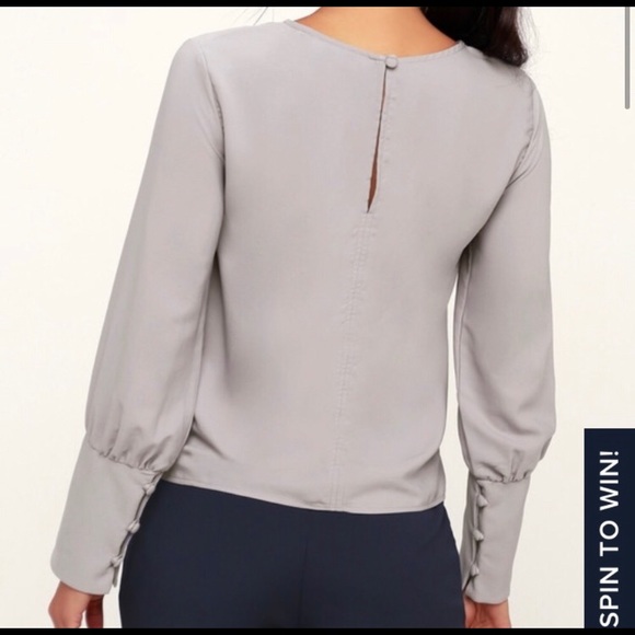 ✨Lulu's Blouse✨ - Picture 2 of 4